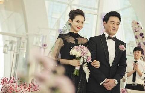 《我是杜拉拉》戚薇黑婚纱成时尚 女星婚戒大比拼