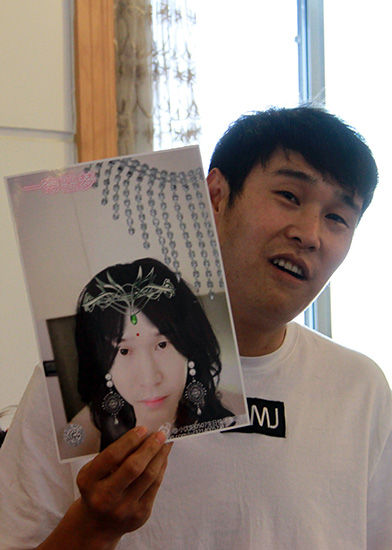 小沈阳生日被刘仪伟"玩坏" 恶搞成美女
