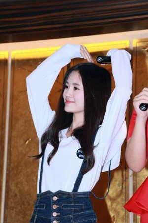 鞠婧祎谈与宋仲基拍片:少女心不强 没被迷倒