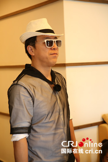 《极限挑战》漫步人生之路 黄渤变巨婴大展反差萌