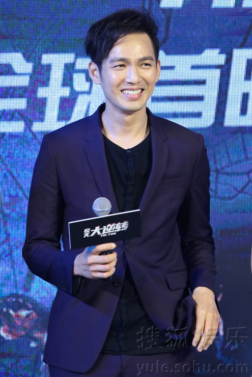 钟汉良发布会撒娇求安慰 李政宰:你活该啊!